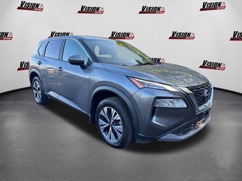 Used 2023 Nissan Rogue SV image 3