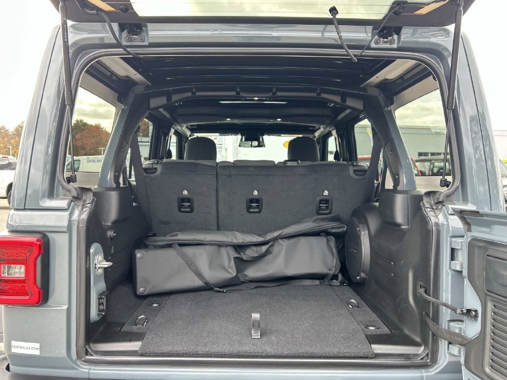 Certified 2026 Jeep Wrangler Unlimited Rubicon w/ Safety Group AWD/4WD image 11