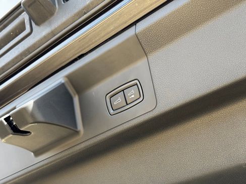 Used 2024 Porsche Panamera image 15