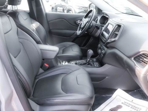 Used 2020 Jeep Cherokee Latitude Lux w/ Comfort/Convenience Group AWD/4WD image 33