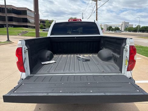 Used 2018 Toyota Tundra SR5 RWD image 13