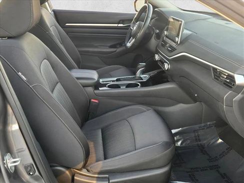 Used 2022 Nissan Altima 2.5 SV w/ SV Premium Package image 21