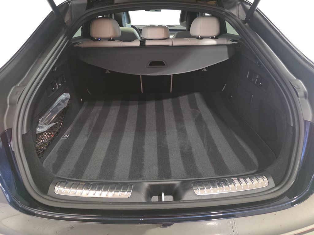 Used 2024 Mercedes-Benz GLC 300 4MATIC image 9