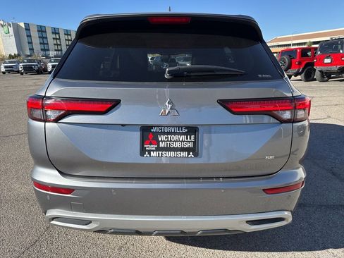 Used 2024 Mitsubishi Outlander SE image 7