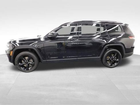 Used 2022 Jeep Grand Cherokee L Laredo image 7