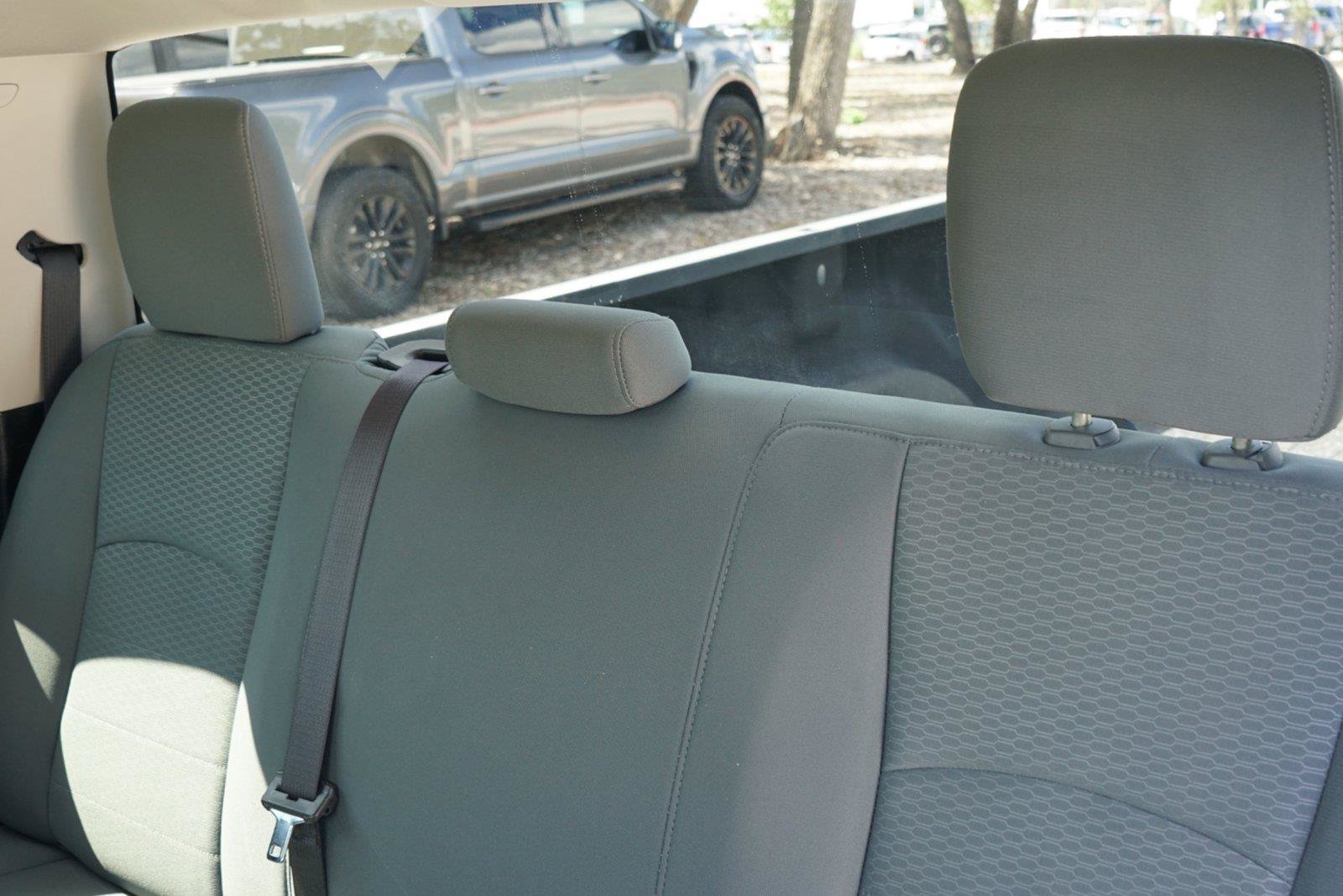 Used 2015 RAM 2500 Tradesman w/ Chrome Appearance Group RWD image 22