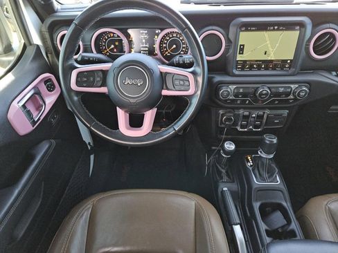 Used 2020 Jeep Wrangler Unlimited Sahara image 11