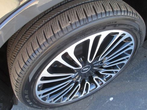 Used 2024 Lincoln Aviator Black Label w/ Dynamic Handling Package image 12