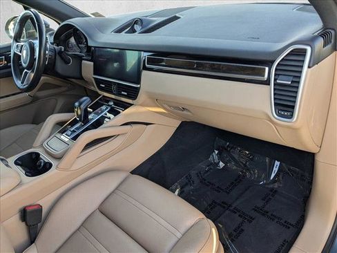 Used 2019 Porsche Cayenne image 24
