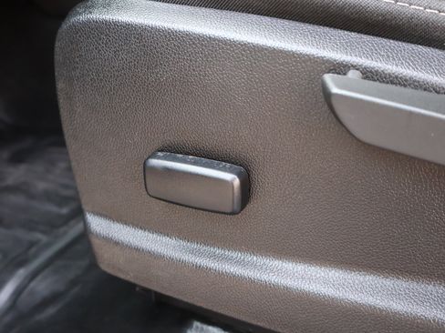 Used 2022 Chevrolet Colorado LT w/ Fleet Safety Package image 7