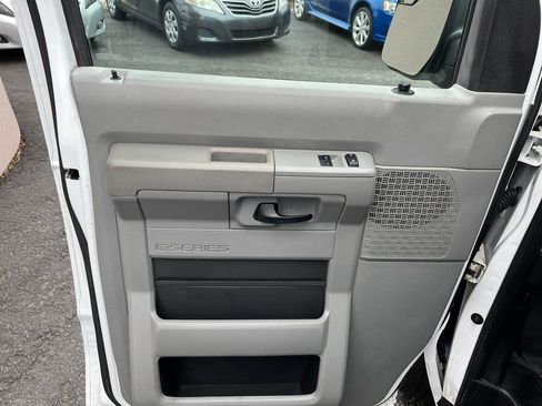 Used 2013 Ford E-250 and Econoline 250 w/ Commercial Cargo Van Pkg image 21