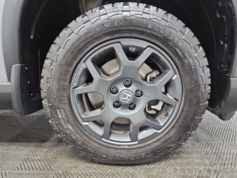 Used 2025 Honda Pilot TrailSport image 46