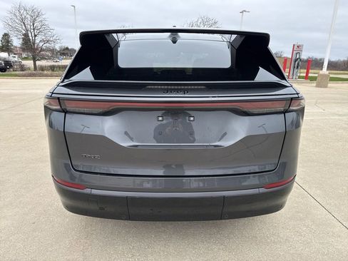 Used 2025 Jeep Wagoneer S Limited AWD/4WD image 4