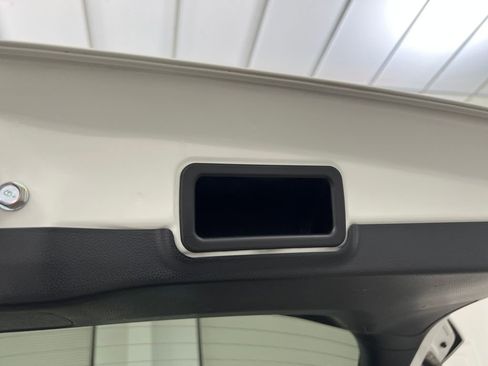 Used 2025 Subaru Crosstrek 2.0i Premium image 33