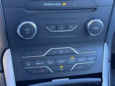 Used 2018 Ford Edge SEL w/ Equipment Group 201A image 27