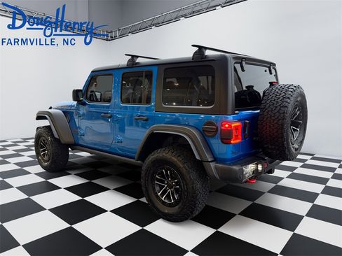 Used 2024 Jeep Wrangler Unlimited Rubicon w/ XTREMEE 35" Tire Package image 3