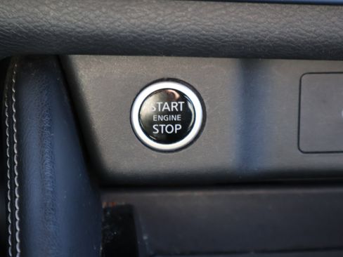 Used 2023 Nissan Rogue SL w/ SL Premium Package image 31