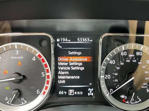 Used 2018 Nissan Titan SV w/ SV Convenience Package AWD/4WD image 15