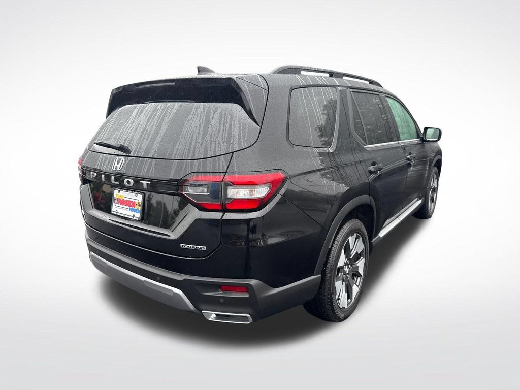 Certified 2026 Honda Pilot Touring image 5