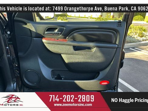 Used 2013 Cadillac Escalade Premium AWD/4WD image 23