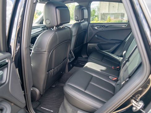 Certified 2026 Porsche Macan AWD/4WD image 23