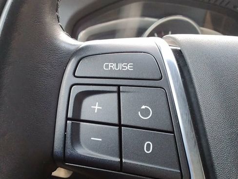 Used 2015 Volvo V60 T5 Platinum image 14