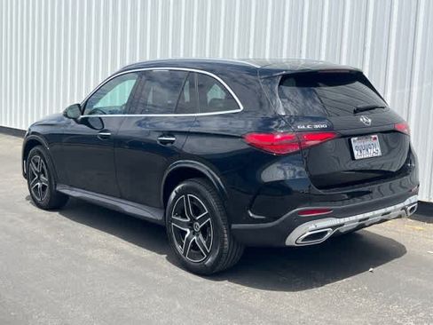 Used 2026 Mercedes-Benz GLC 300 image 4