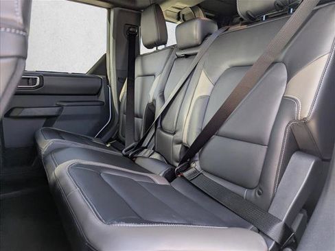 New 2025 Ford Bronco Outer Banks w/ Black Appearance Package image 18