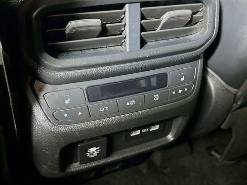 Used 2023 Honda Pilot Elite image 32