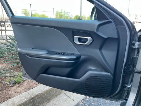 Used 2025 Kia K4 LXS image 18