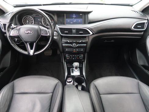 Used 2017 INFINITI QX30 image 11