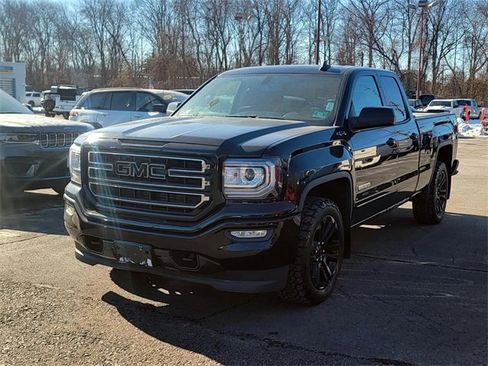 Used 2017 GMC Sierra 1500 SLE w/ SLE Value Package image 4