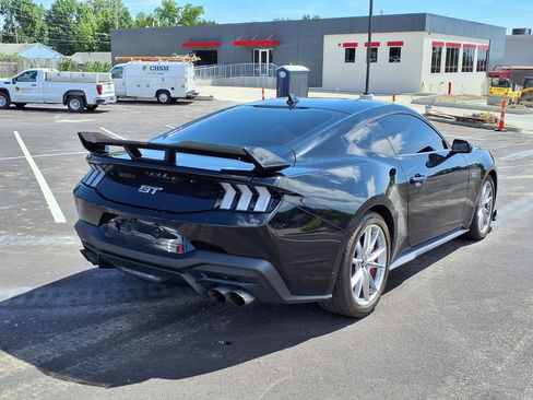 Used 2024 Ford Mustang GT Premium RWD image 4