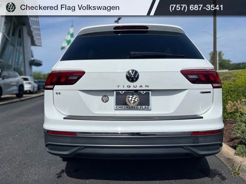 Used 2024 Volkswagen Tiguan SE w/ Panoramic Sunroof Package AWD/4WD image 11