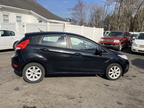 Used 2011 Ford Fiesta SE w/ 203A Rapid Spec Order Code FWD image 6