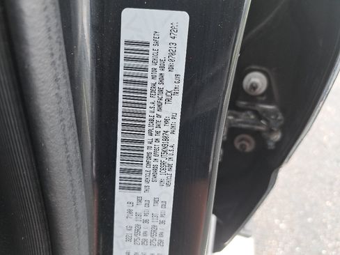 Used 2019 RAM 1500 Laramie AWD/4WD image 30
