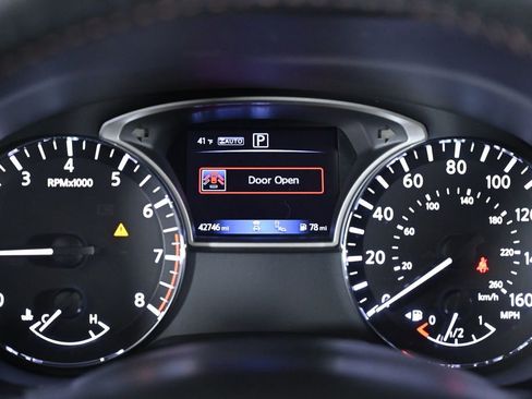 Used 2019 Nissan Pathfinder SL image 15