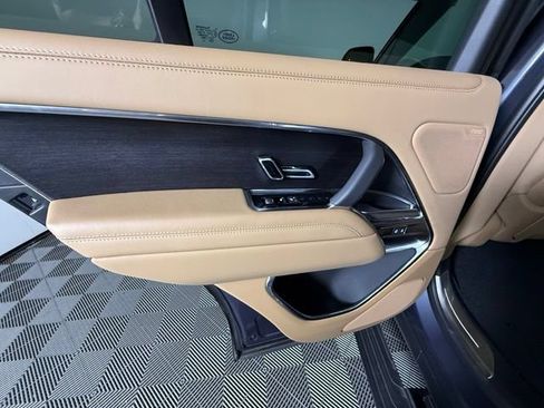 Used 2025 Land Rover Range Rover SE AWD/4WD image 32
