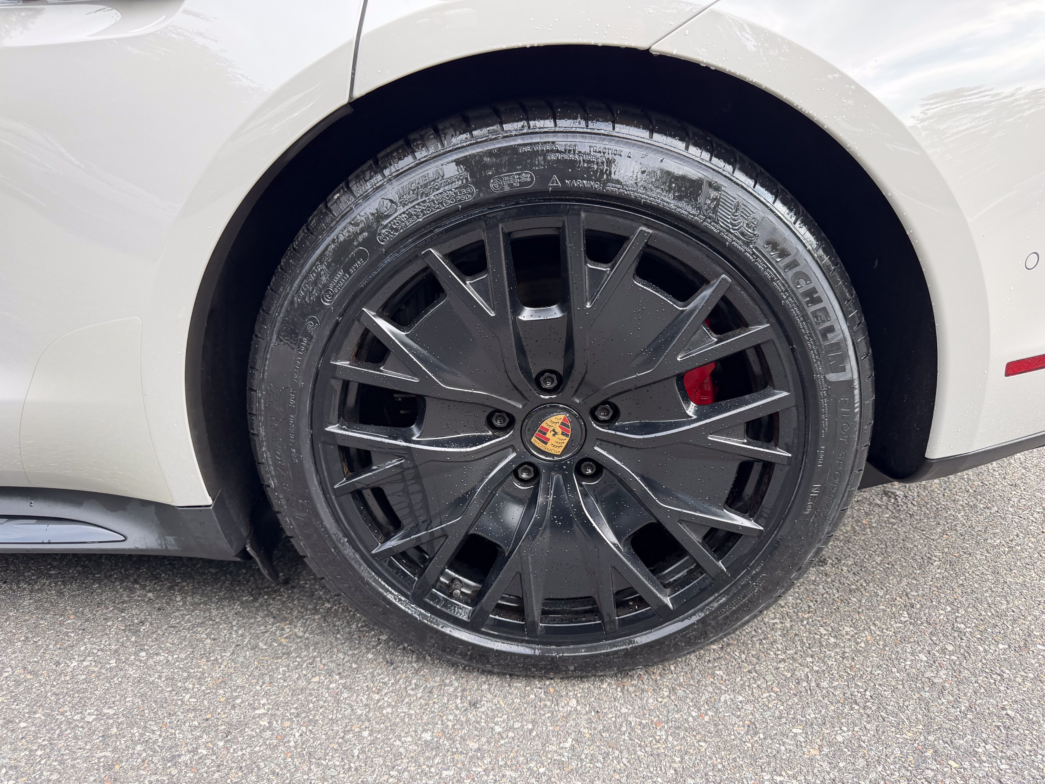 Used 2022 Porsche Taycan GTS AWD/4WD image 11