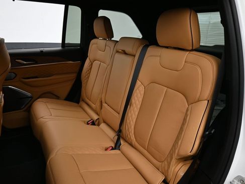 New 2025 Jeep Grand Cherokee Summit image 31