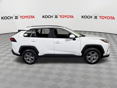 Used 2025 Toyota RAV4 XLE AWD/4WD image 45