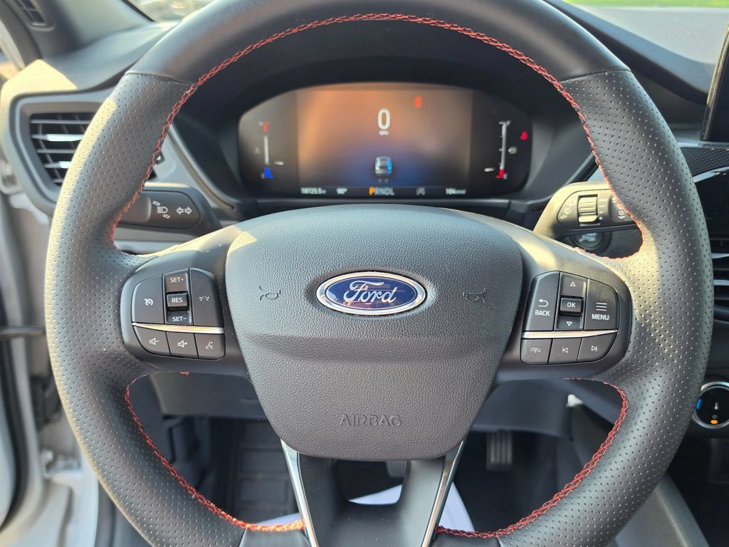 Used 2026 Ford Escape ST-Line FWD image 16