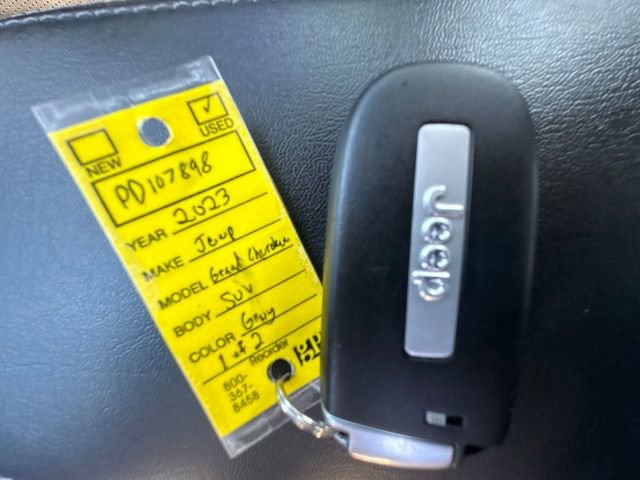 Used 2023 Jeep Cherokee Altitude Lux AWD/4WD image 17