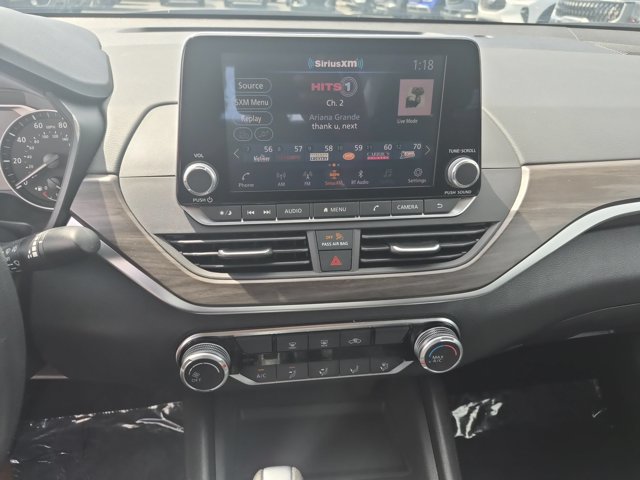 Used 2025 Nissan Altima 2.5 SV FWD image 15