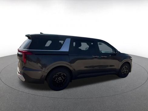 Used 2026 Kia Carnival FWD image 15