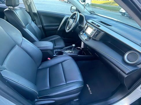 Used 2014 Toyota RAV4 Limited image 35