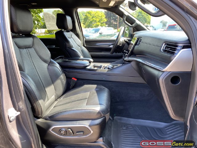 Used 2022 Jeep Wagoneer Series III AWD/4WD image 5
