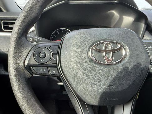 Used 2020 Toyota RAV4 LE image 19