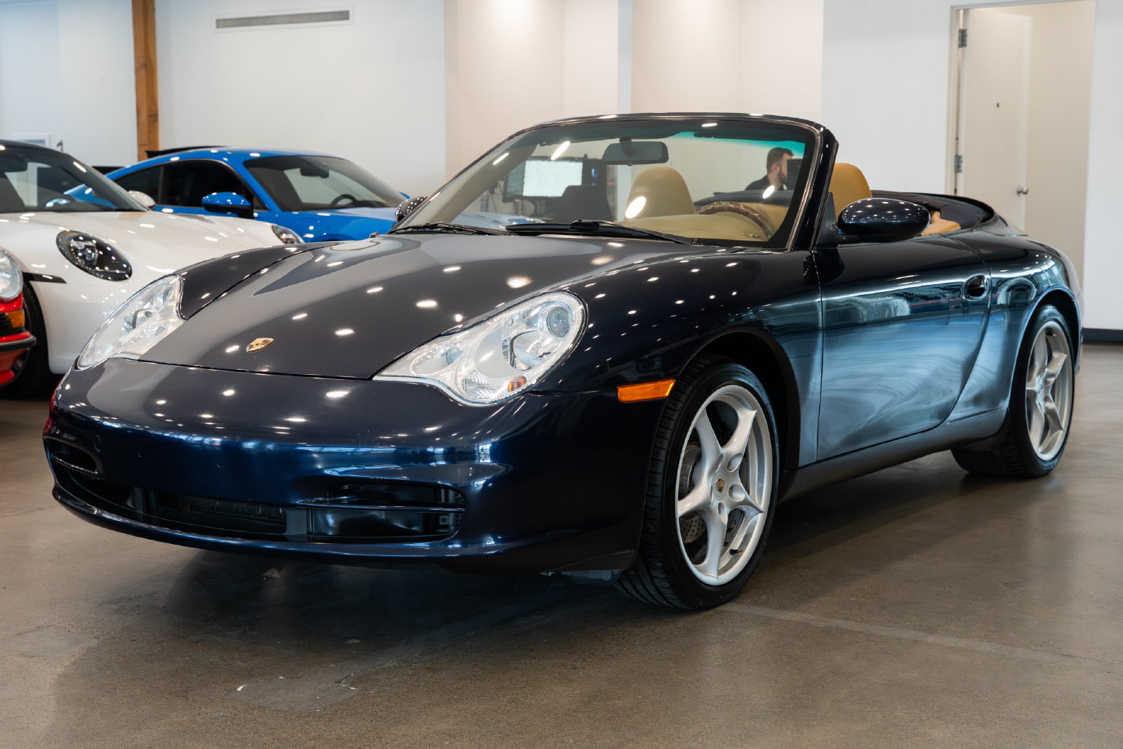 Used 2003 Porsche 911 Carrera RWD image 7