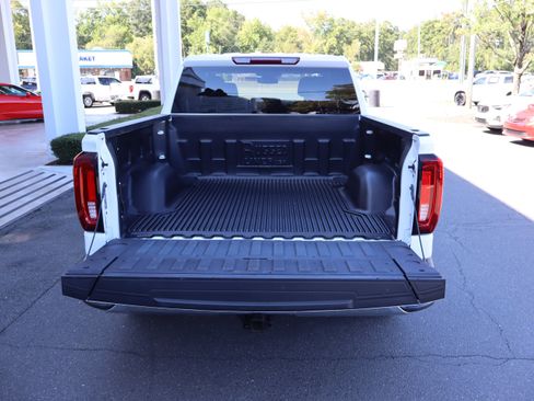 Used 2025 GMC Sierra 1500 SLT AWD/4WD image 13